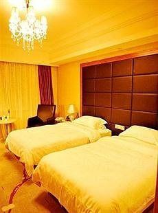 Nanchang Huayu New World Hotel Екстериор снимка